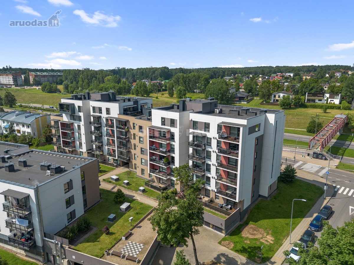 Kai Pro Langus Atsiveria Beribė Žaluma, - nuotraukos Nr. 35