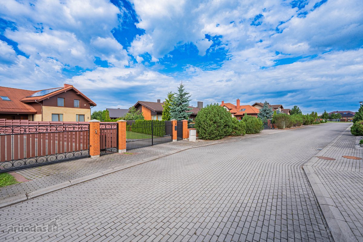 Erdvus 8 Kambarių Namas Slengiuose – 198,30 - nuotraukos Nr. 54