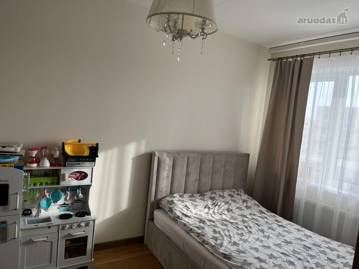 Nuomojamas trijų kambarių butas(virtuvė su - nuotraukos Nr. 4