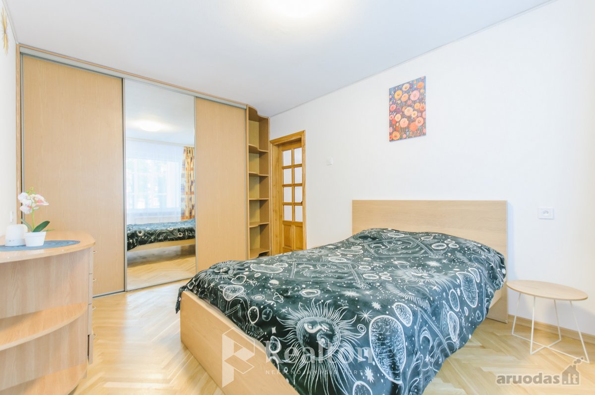 Nuomojamas tvarkingas 2 atskirų kambarių - nuotraukos Nr. 9