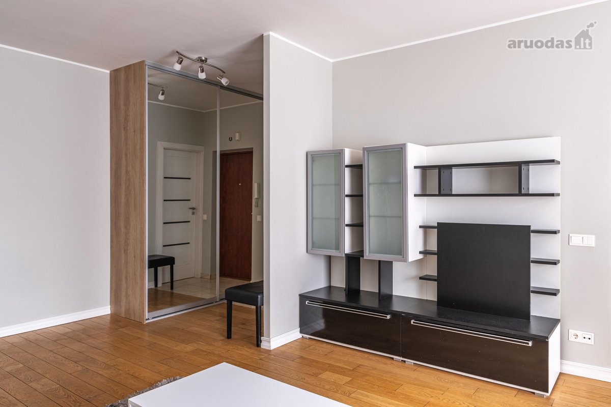 Nuomojamas nuostabus 3k. 84 m2 erdvus butas - nuotraukos Nr. 23