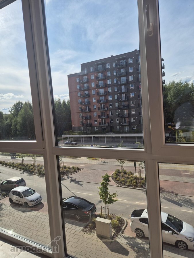 Nuomojamas 2 kambarių, erdvus ir šviesus - nuotraukos Nr. 12