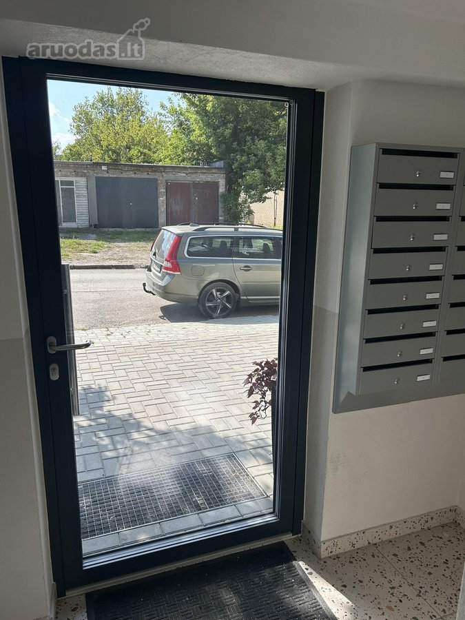 Nuomojamas tvarkingas, suremontuotas studijos - nuotraukos Nr. 18