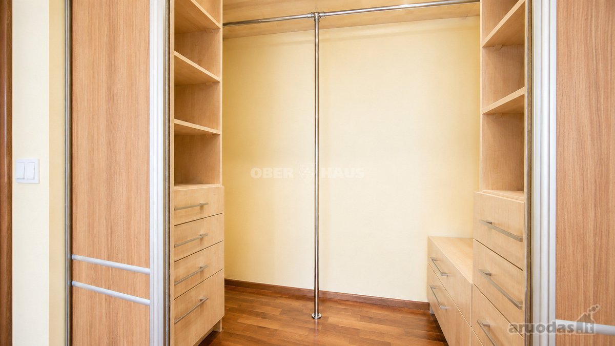 Nuomojamas erdvus ir šviesus 3 kambarių butas - nuotraukos Nr. 8