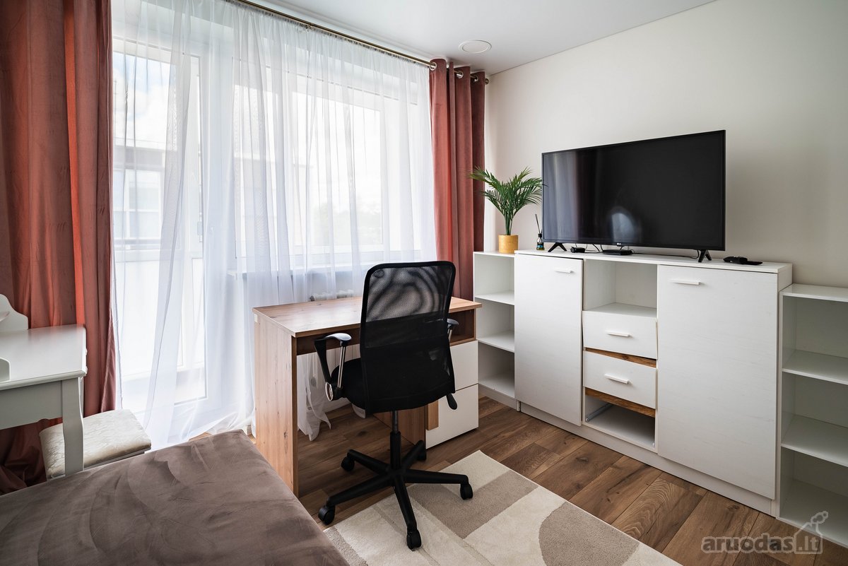 Parduodamas pilnai suremontuotas 4 kambarių - nuotraukos Nr. 12