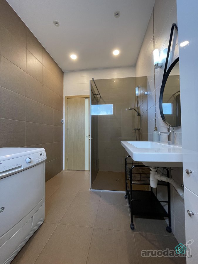 Išnuomojamas erdvus bei šviesus 3 kambarių, - nuotraukos Nr. 27