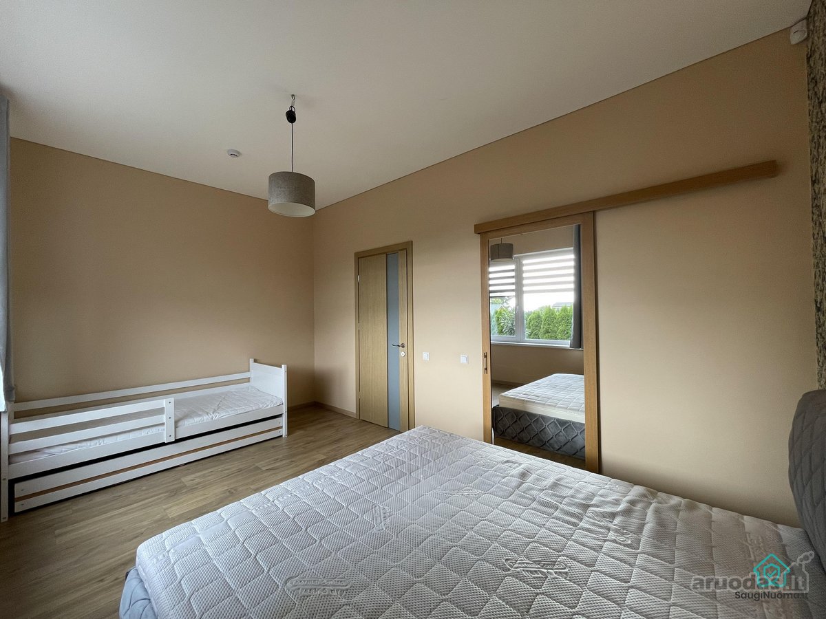 Išnuomojamas erdvus bei šviesus 3 kambarių, - nuotraukos Nr. 19