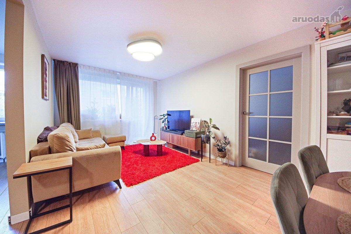Nuomojamas 2 kamb. butas 2015 m. renovuotame - nuotraukos Nr. 2