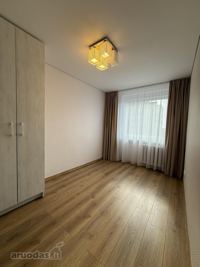 Parduodamas šviesus ir erdvus 3 kambarių - nuotraukos Nr. 7