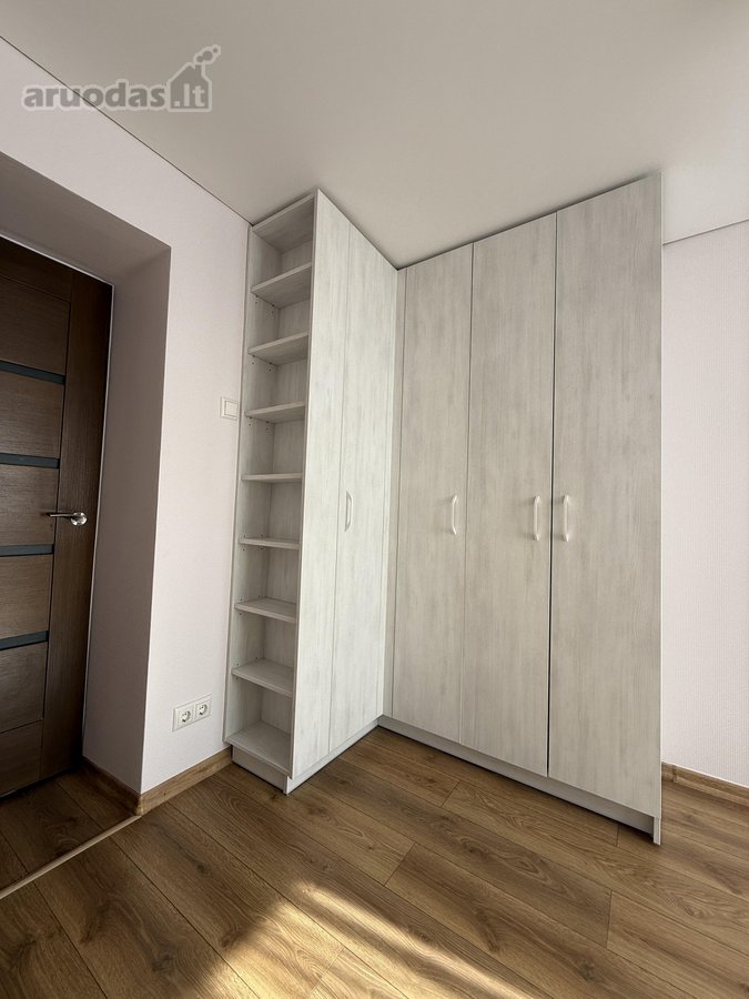 Parduodamas šviesus ir erdvus 3 kambarių - nuotraukos Nr. 8