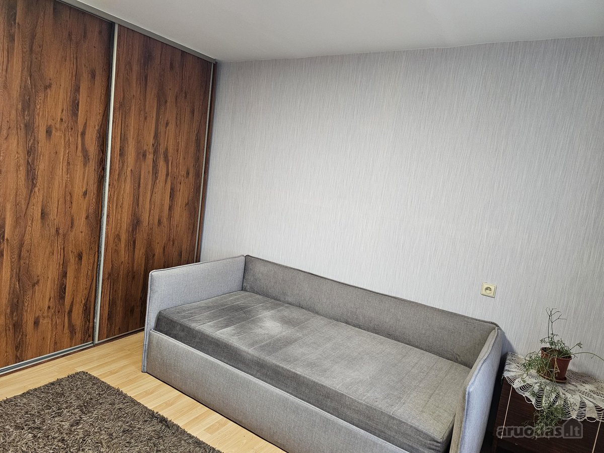 Parduodamas šviesus ir erdvus 3 kambarių - nuotraukos Nr. 12