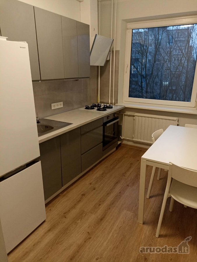 Išnuomojamas šviesus ir jaukus trijų kambarių - nuotraukos Nr. 7