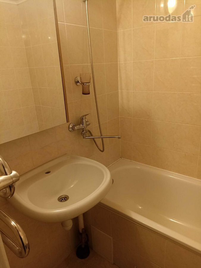 Išnuomojamas šviesus ir jaukus trijų kambarių - nuotraukos Nr. 8
