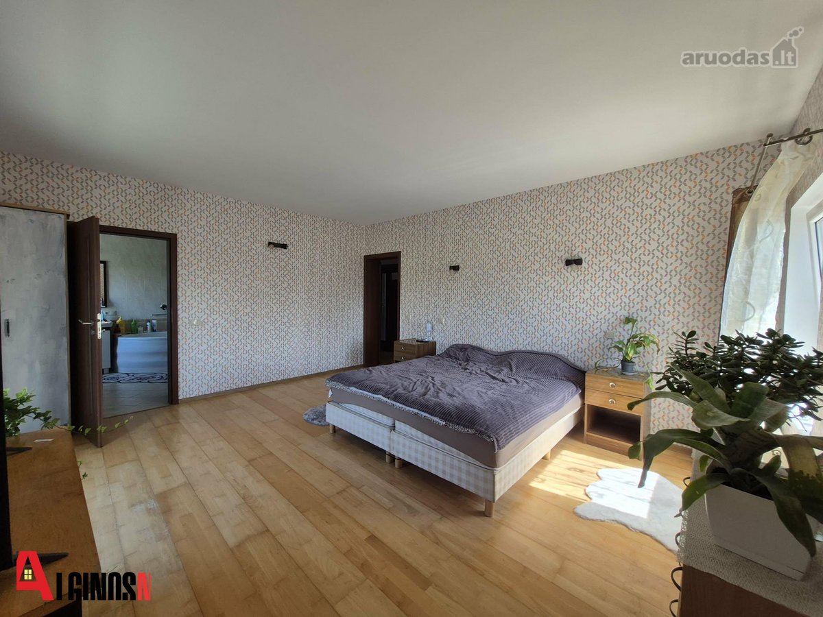 Parduodamas Erdvus Dviejų Aukštų Namas - nuotraukos Nr. 13