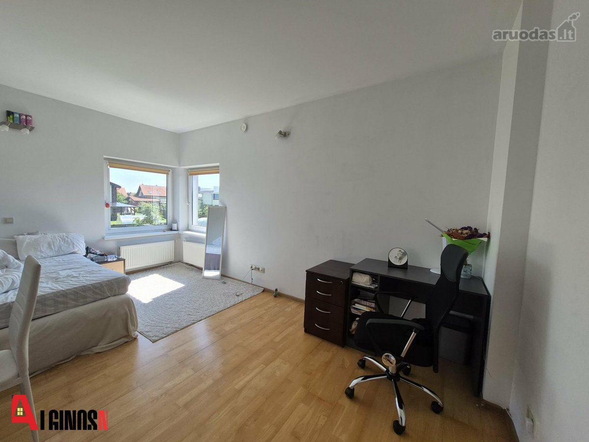 Parduodamas Erdvus Dviejų Aukštų Namas - nuotraukos Nr. 15