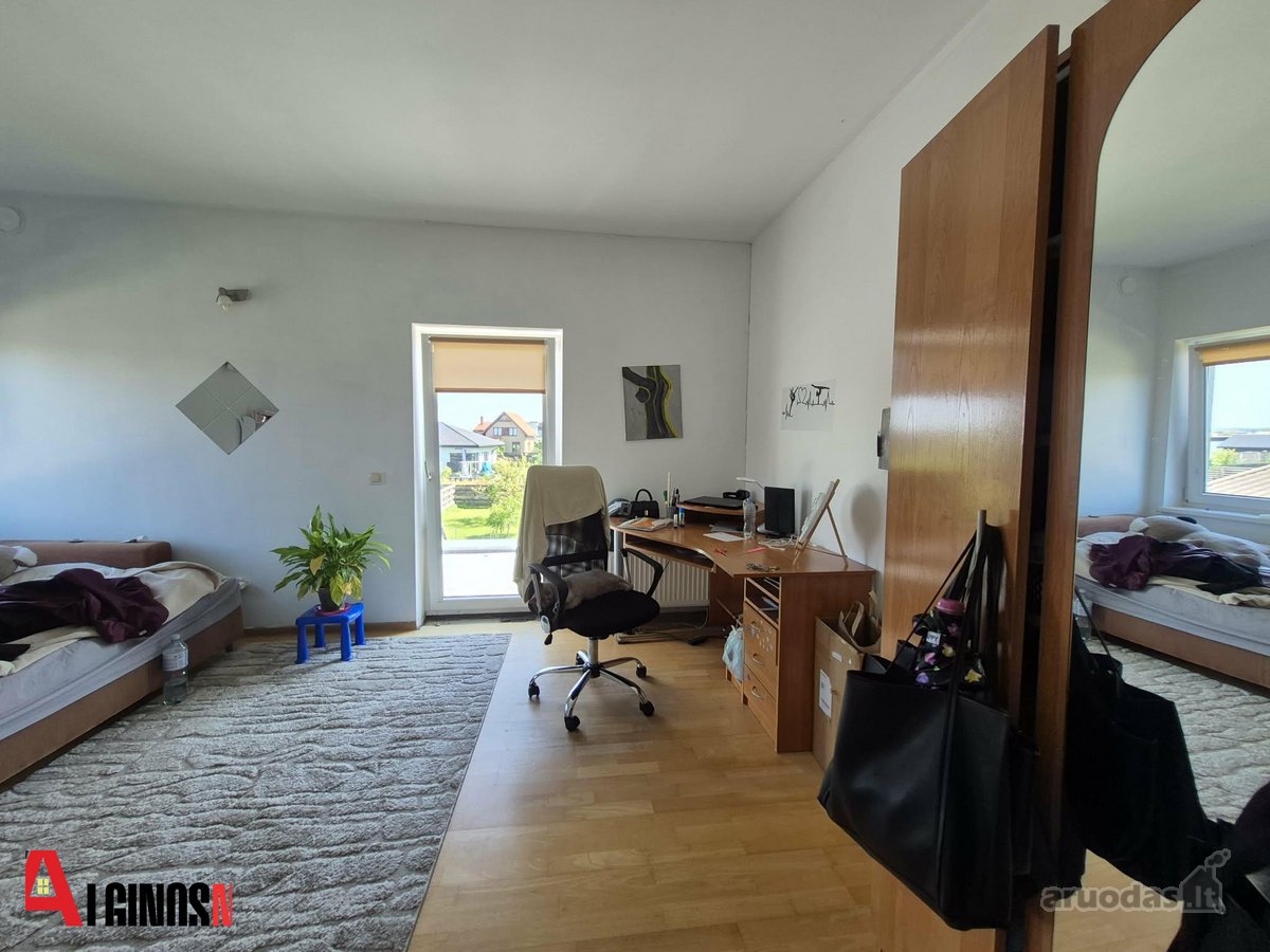 Parduodamas Erdvus Dviejų Aukštų Namas - nuotraukos Nr. 16