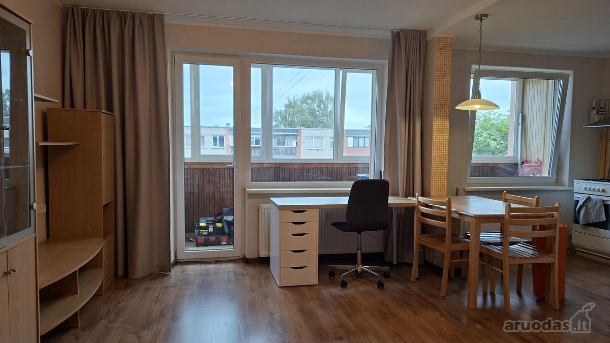 Išnuomojamas erdvus ir šviesus vieno kambario - nuotraukos Nr. 7