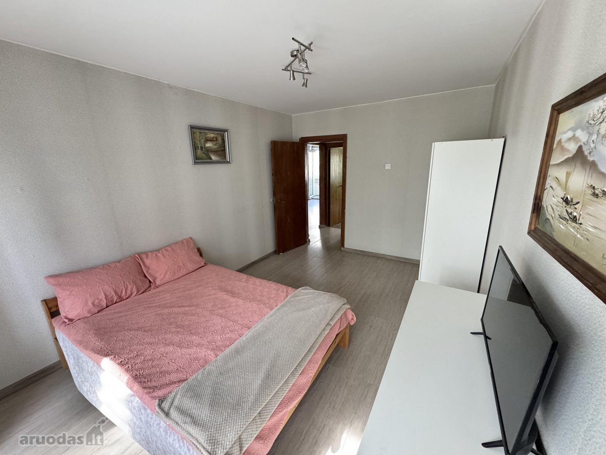 Parduodamas erdvus, šviesus 3 kambarių butas - nuotraukos Nr. 31