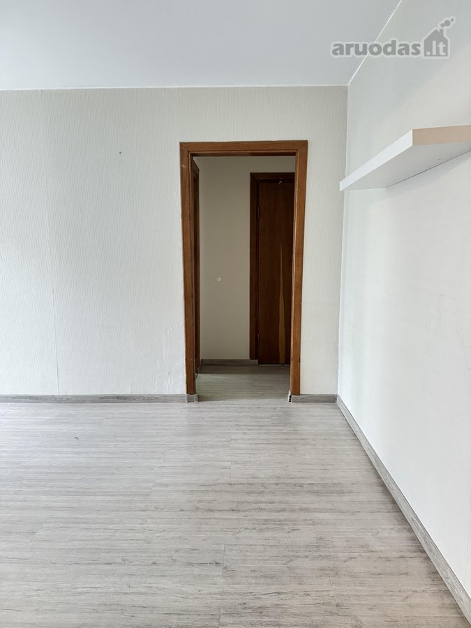 Parduodamas erdvus, šviesus 3 kambarių butas - nuotraukos Nr. 15