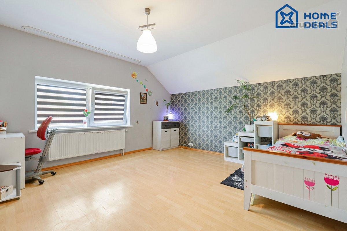 Didelis, trijų aukštų namas apsuptas pušynų - nuotraukos Nr. 25