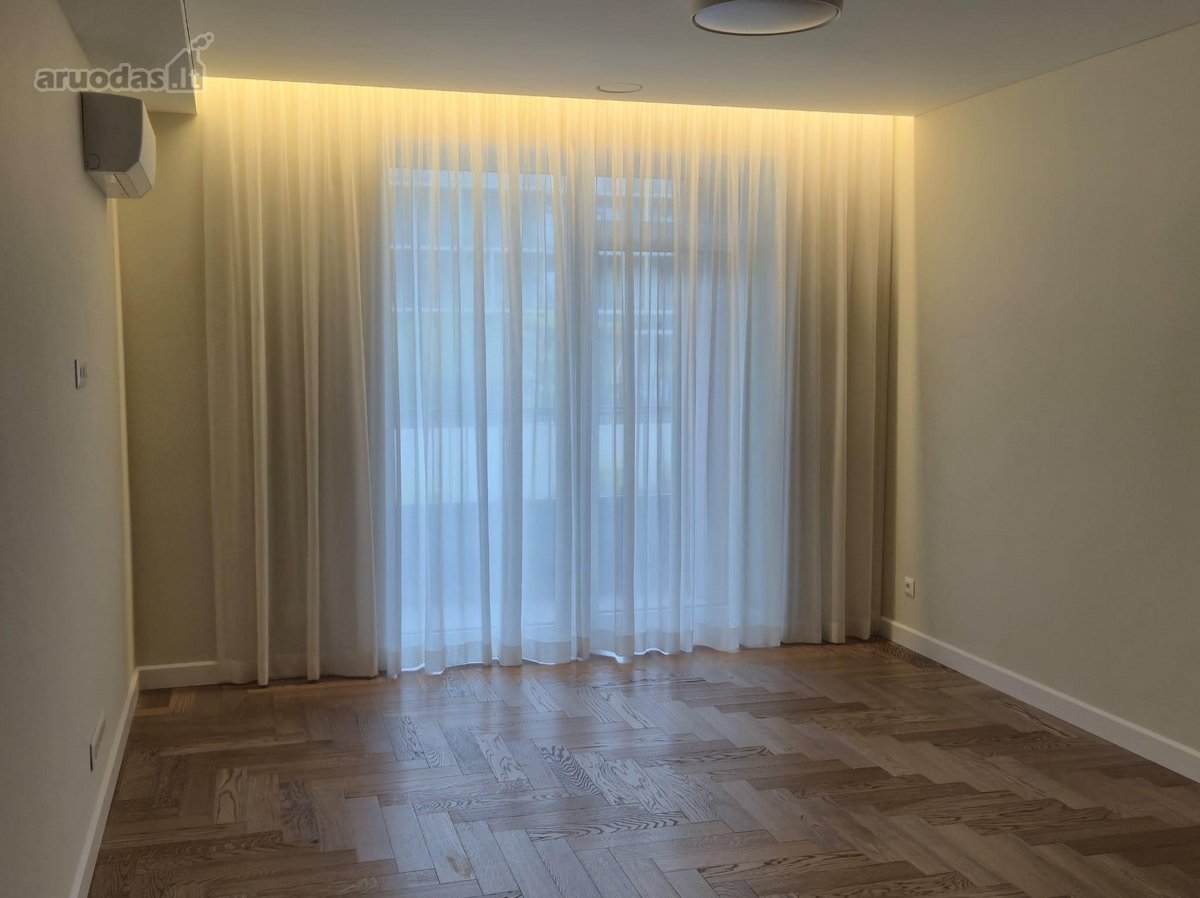 Klaipėdos miesto širdyje prie Danės upės - nuotraukos Nr. 7