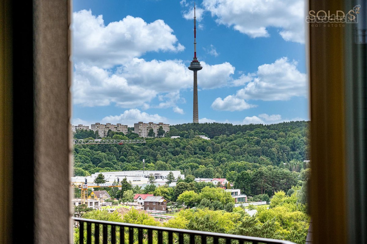 Parduodami šviesūs ir erdvūs apartamentai su - nuotraukos Nr. 2