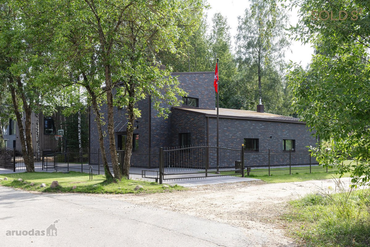 Parduodamas naujos statybos aukštų lubų namas - nuotraukos Nr. 24