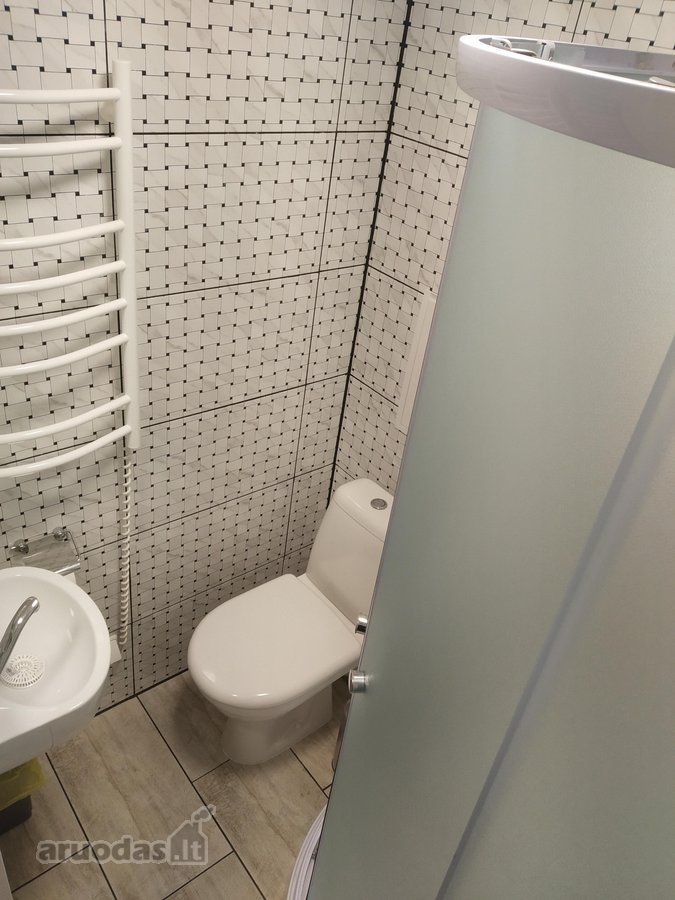 Labas, tik 2 atrankos kriterijai:  - nuotraukos Nr. 4