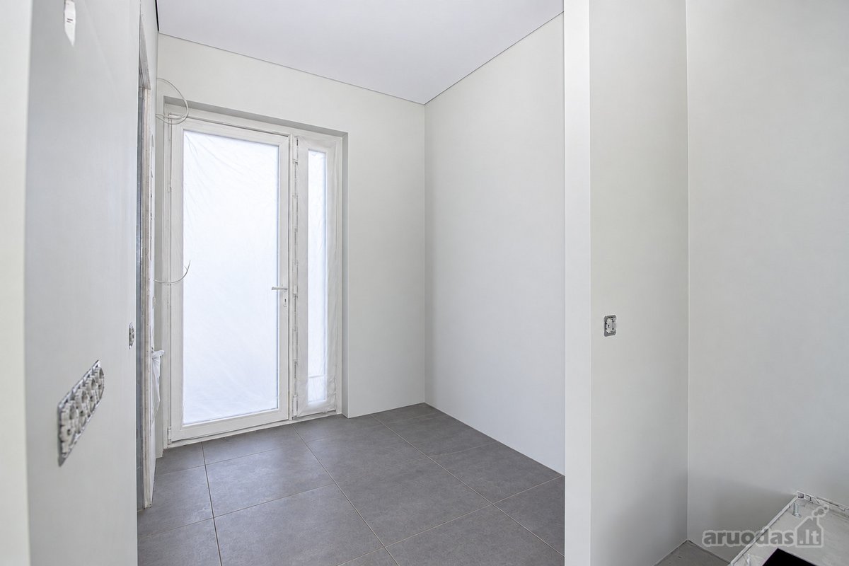 Sublokuotas namas, pilnos apdailos 100 % - nuotraukos Nr. 19