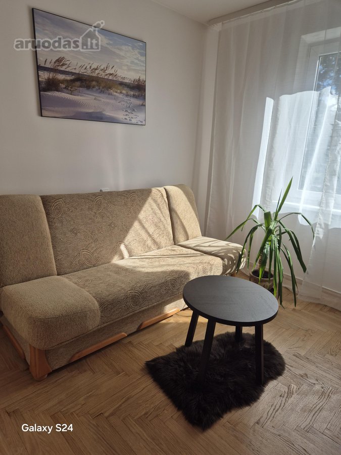 Išnuomojamas tvarkingas dviejų kambarių bute - nuotraukos Nr. 2