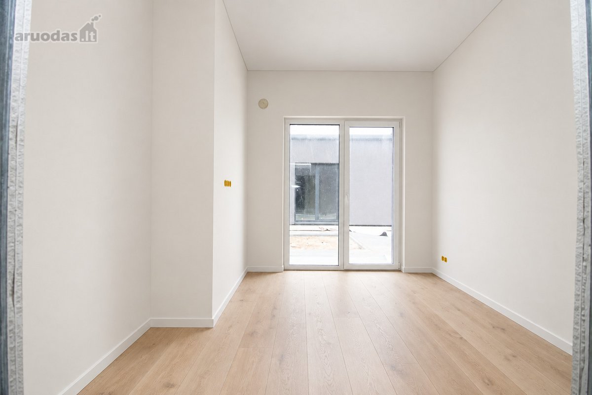 Modernaus fasado sublokuotas namas. Pilnos - nuotraukos Nr. 10