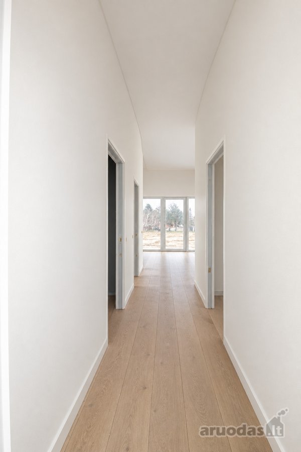 Modernaus fasado sublokuotas namas. Pilnos - nuotraukos Nr. 12