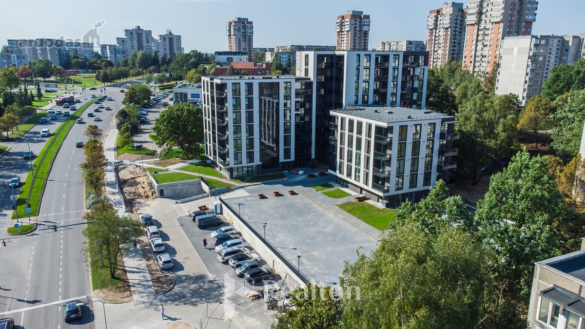 Parduodamas puikiai įrengtas 3 kambarių butas - nuotraukos Nr. 31