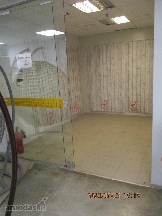 Išnuomojamos patalpos yra pirmame aukšte už - nuotraukos Nr. 2