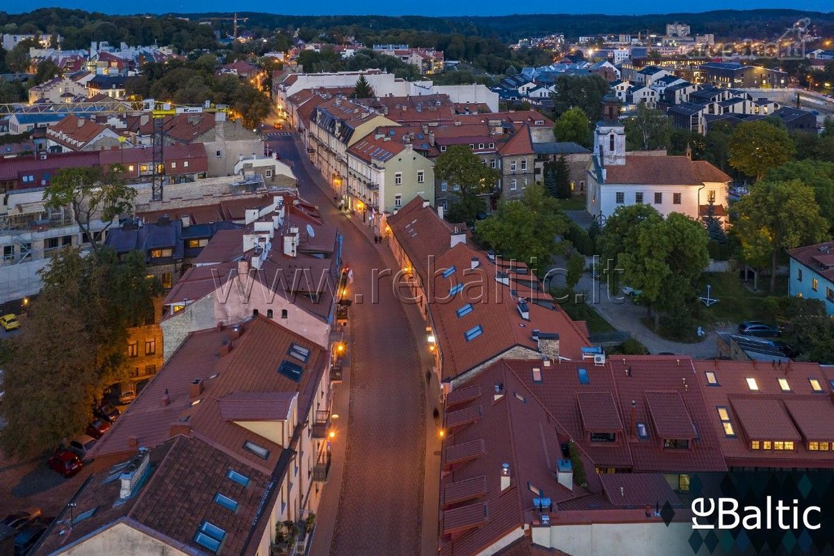 Erdvus keturių kambarių butas su balkonu ir - nuotraukos Nr. 34