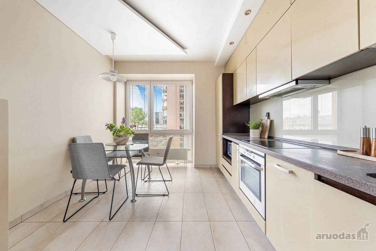 Parduodamas erdvus ir funkcionaliai - nuotraukos Nr. 3