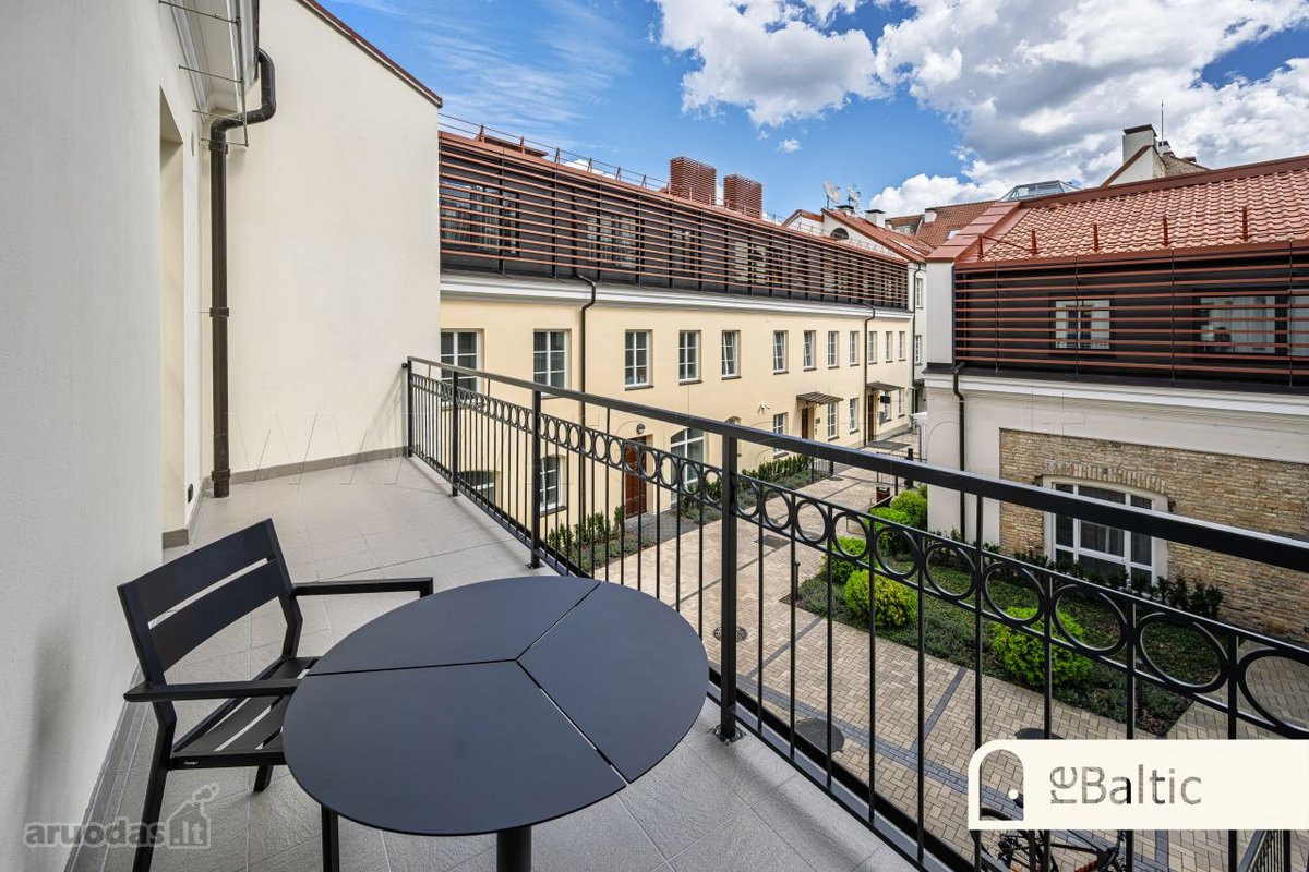 Modernus trijų kambarių butas renovuotame - nuotraukos Nr. 9