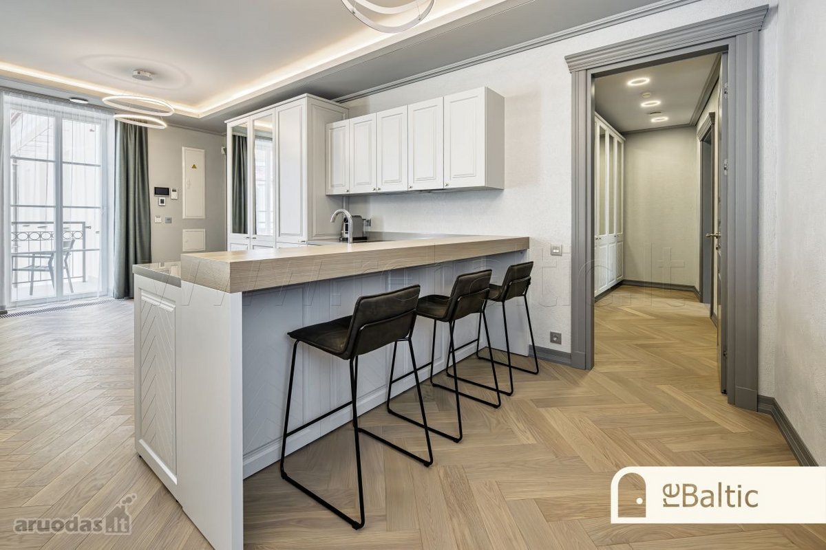 Modernus trijų kambarių butas renovuotame - nuotraukos Nr. 12