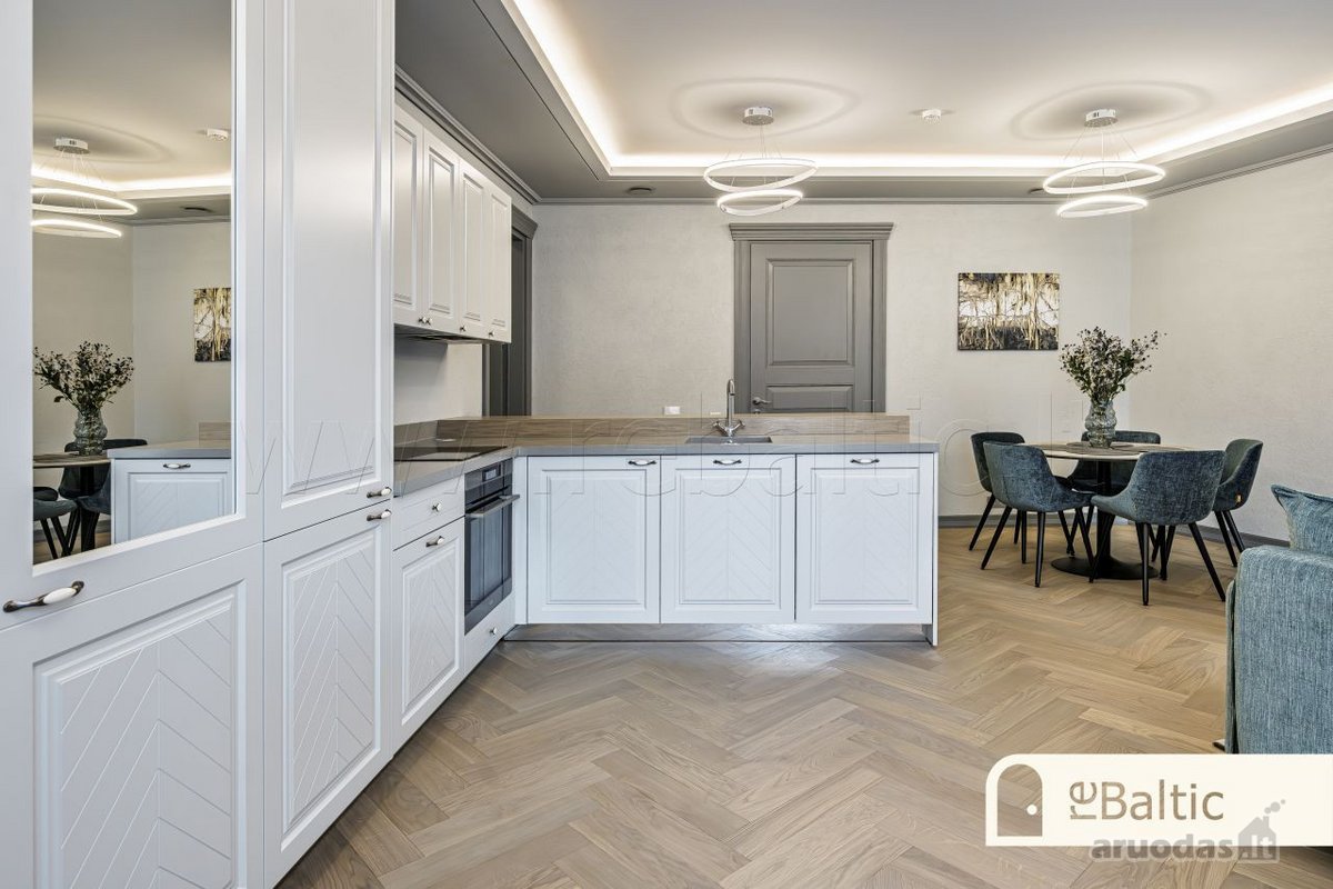 Modernus trijų kambarių butas renovuotame - nuotraukos Nr. 13