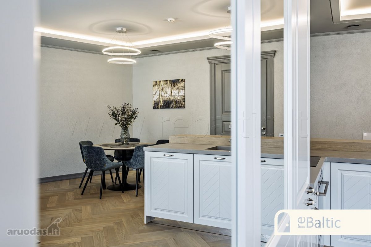 Modernus trijų kambarių butas renovuotame - nuotraukos Nr. 14