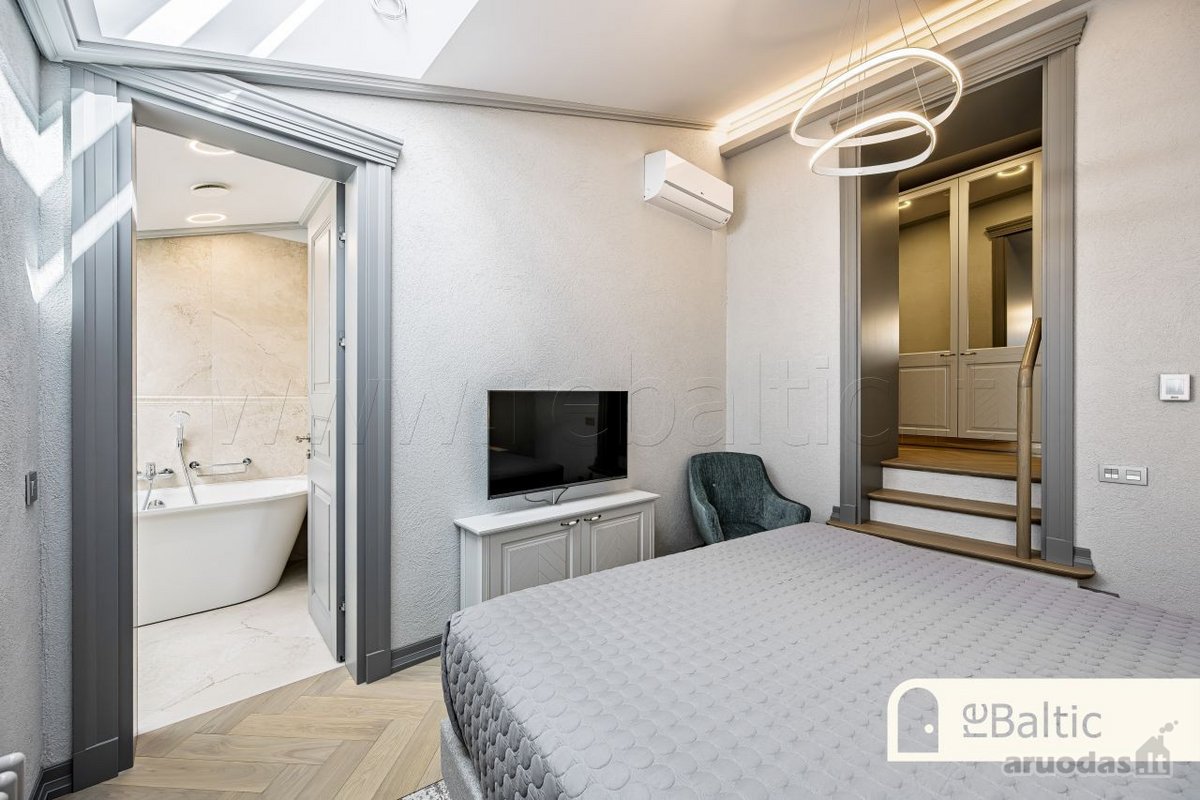 Modernus trijų kambarių butas renovuotame - nuotraukos Nr. 18