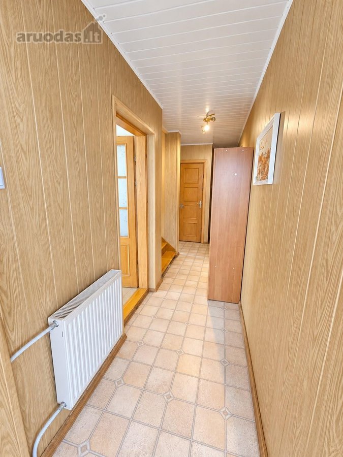 Parduodama 170 m² namo dalis Utenoje, turinti - nuotraukos Nr. 2
