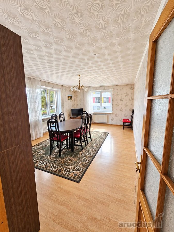 Parduodama 170 m² namo dalis Utenoje, turinti - nuotraukos Nr. 7