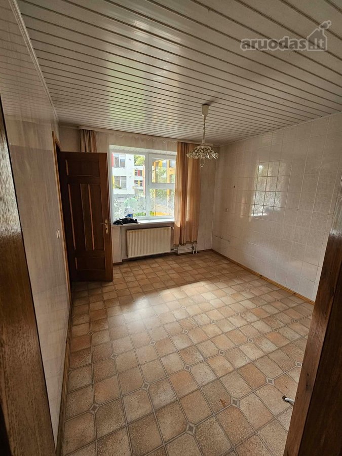 Parduodama 170 m² namo dalis Utenoje, turinti - nuotraukos Nr. 8