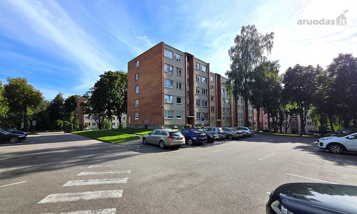 Parduodamas šviesus ir šiltas 3 kambarių - nuotraukos Nr. 3