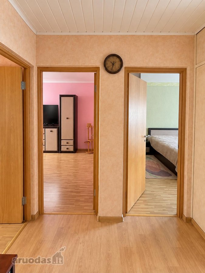 Išnuomojamas 3 kambarių tvarkingas, jaukus ir - nuotraukos Nr. 5