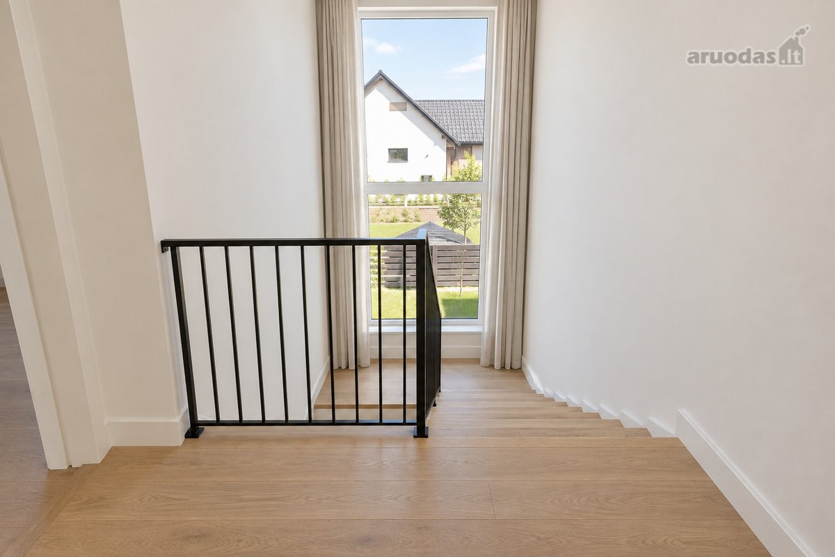 Parduodamas 190 m² namas su garažu ir 10,86 - nuotraukos Nr. 11