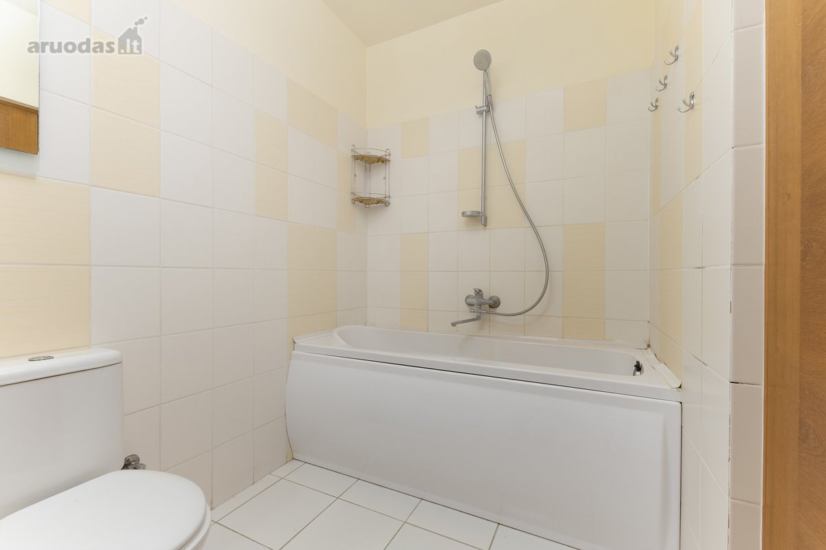 Parduodamas erdvus dviejų kambarių butas - nuotraukos Nr. 17