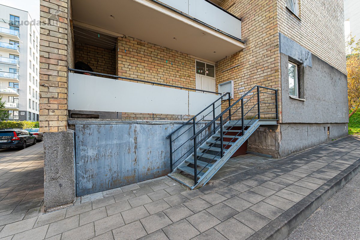 Skubiai parduodamas butas su atskiru įėjimu - nuotraukos Nr. 14