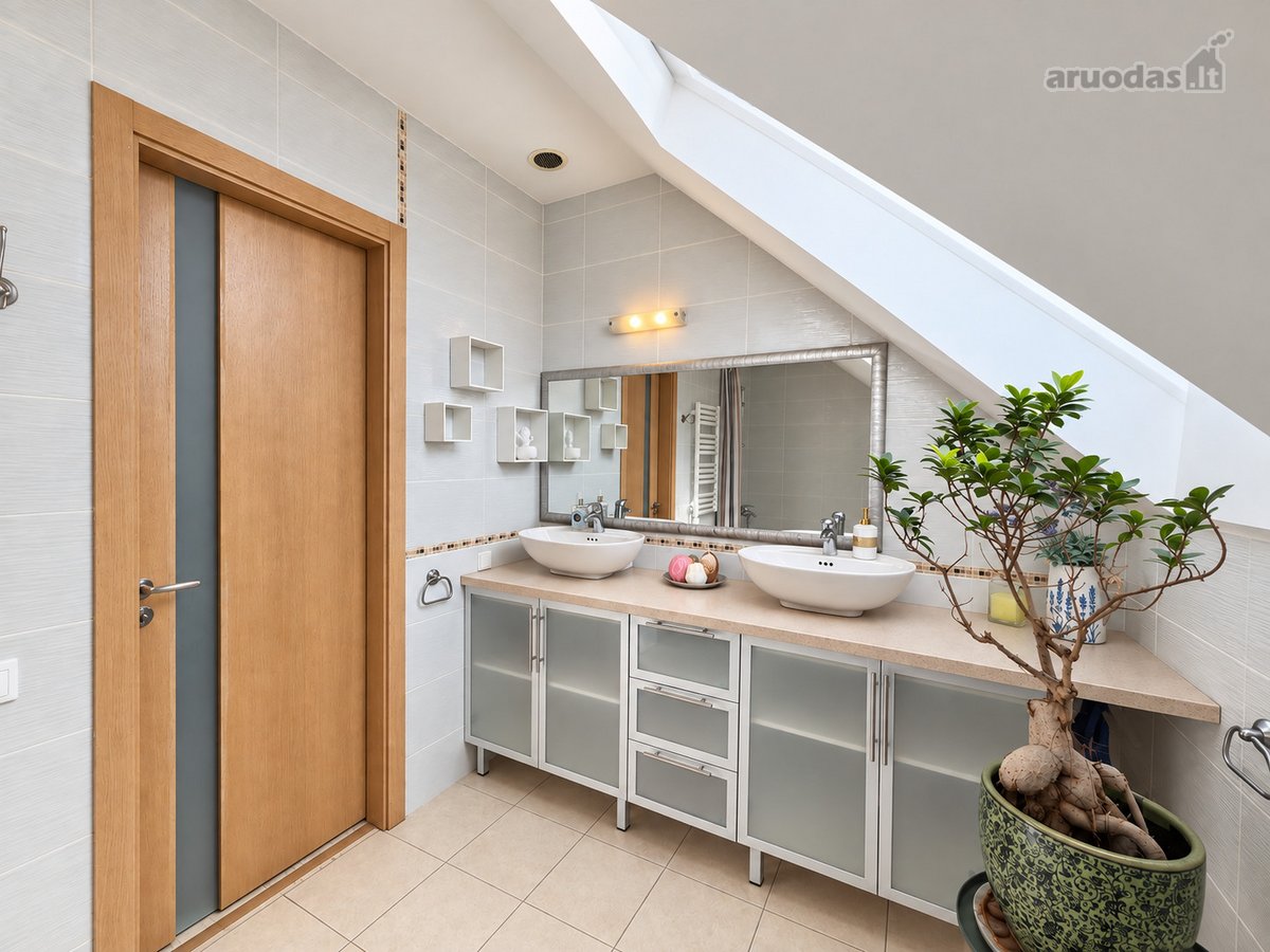 Parduodamas erdvus ir jaukus 166 m² namas - nuotraukos Nr. 29